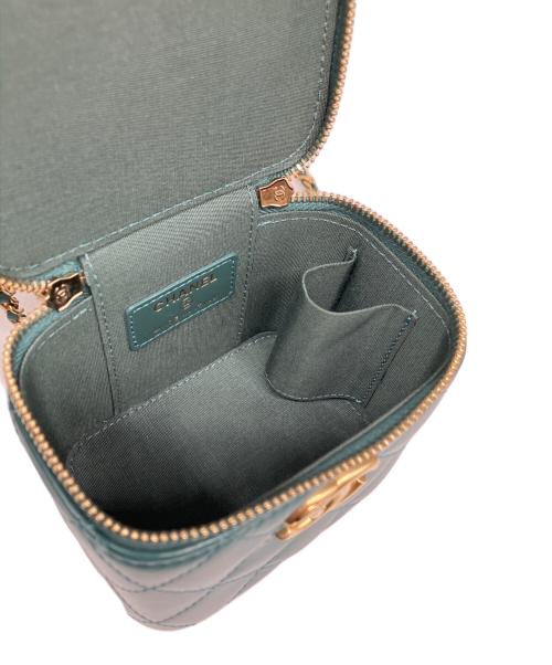 CHANEL（シャネル）CHANEL (シャネル) チェーンミニショルダーバッグ エメラルドグリーン系の古着・服飾アイテム