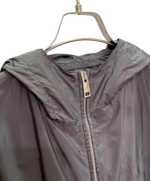 PRADA（プラダ）PRADA (プラダ) トライアングルロゴ ナイロンジャケット グレー サイズ:56の古着・服飾アイテム