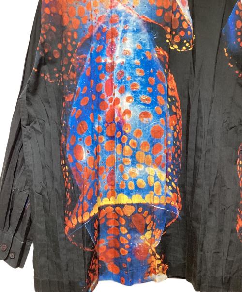 ISSEY MIYAKE MEN（イッセイミヤケメン）ISSEY MIYAKE MEN (イッセイミヤケメン) プリーツ加工プリントシャツ マルチカラー サイズ:2の古着・服飾アイテム