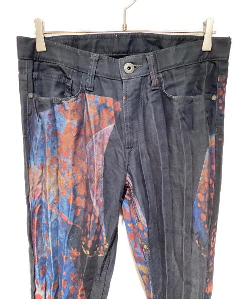 ISSEY MIYAKE MEN（イッセイミヤケメン）ISSEY MIYAKE MEN (イッセイミヤケメン) 山口歴 (ヤマグチ メグル) 15SS 転写デニムプリーツパンツ ネイビー サイズ:2の古着・服飾アイテム