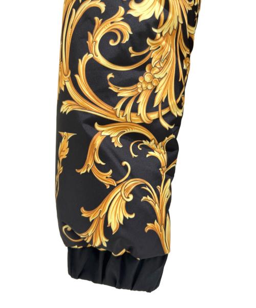 VERSACE（ヴェルサーチェ）VERSACE (ヴェルサーチェ) ダウンジャケット ブラック サイズ:38の古着・服飾アイテム