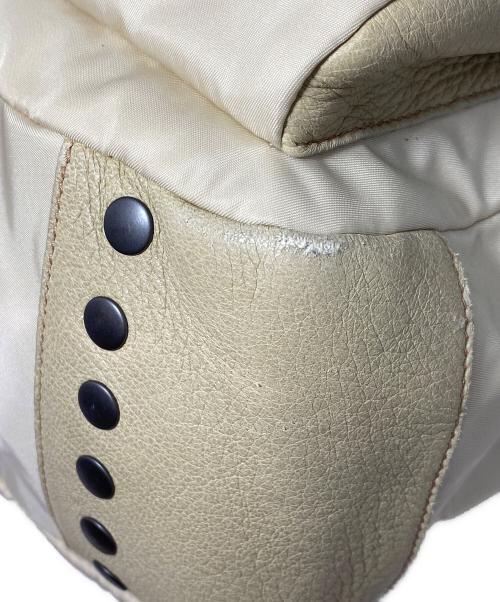 PRADA（プラダ）PRADA (プラダ) パンチングショルダーバッグ ベージュの古着・服飾アイテム