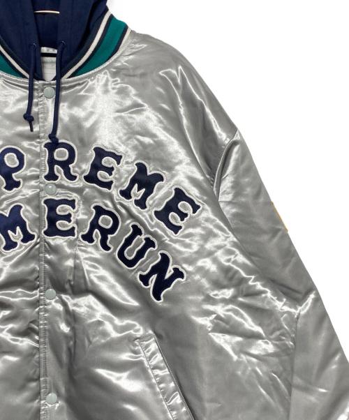 SUPREME（シュプリーム）SUPREME (シュプリーム) HOMERUN (ホームラン) Satin Hooded Varsity Jacket シルバー サイズ:XLの古着・服飾アイテム