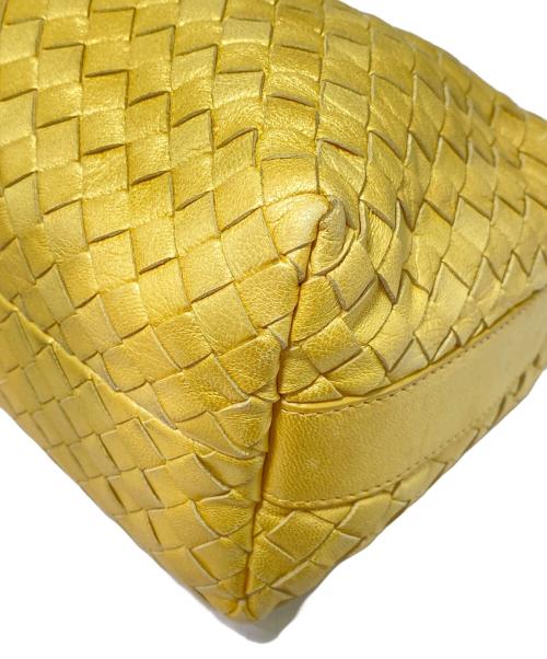 BOTTEGA VENETA（ボッテガベネタ）BOTTEGA VENETA (ボッテガベネタ) イントレチャートハンドポーチ ゴールドの古着・服飾アイテム
