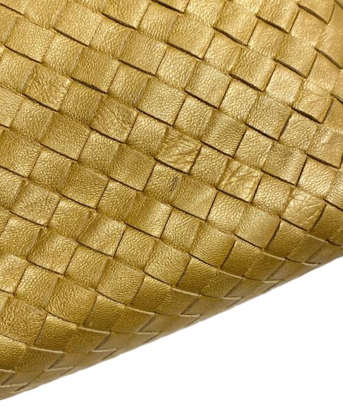 BOTTEGA VENETA（ボッテガベネタ）BOTTEGA VENETA (ボッテガベネタ) イントレチャートハンドポーチ ゴールドの古着・服飾アイテム