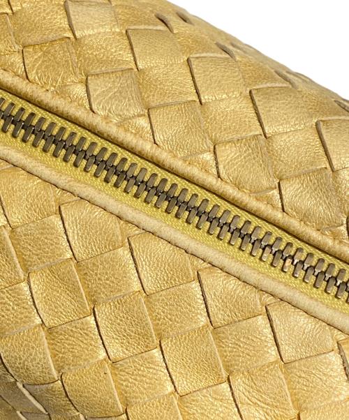 BOTTEGA VENETA（ボッテガベネタ）BOTTEGA VENETA (ボッテガベネタ) イントレチャートハンドポーチ ゴールドの古着・服飾アイテム