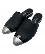 CHANELシャネル）の古着「ココマークミュール」｜ブラック×シルバー