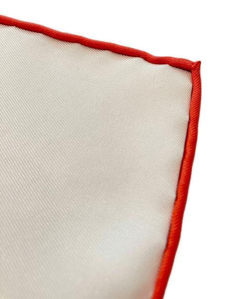 HERMES（エルメス）HERMES (エルメス) カレ90 	サラサの芸術 L'ART DU SARASA ホワイト（マルチカラー） サイズ:90の古着・服飾アイテム