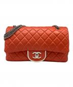 CHANELシャネル）の古着「マトラッセ25 Wフラップ チェーンショルダーバッグ」｜オレンジ系
