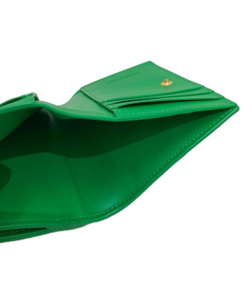 BOTTEGA VENETA（ボッテガベネタ）BOTTEGA VENETA (ボッテガベネタ) カセット スモール 二つ折りウォレット グリーン サイズ:スモールの古着・服飾アイテム