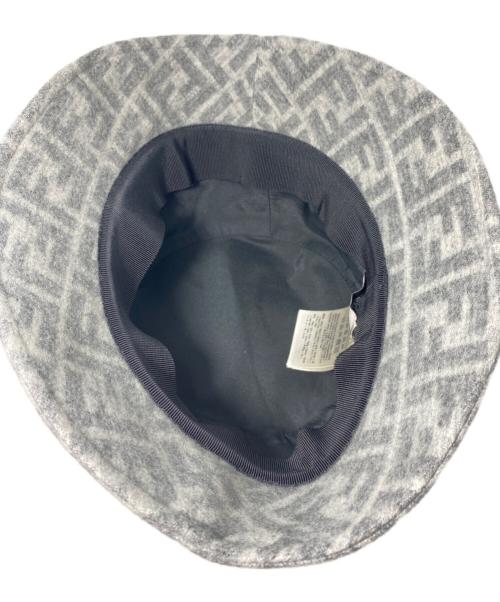 FENDI（フェンディ）FENDI (フェンディ) ズッカ柄バケットハット グレー サイズ:Mの古着・服飾アイテム