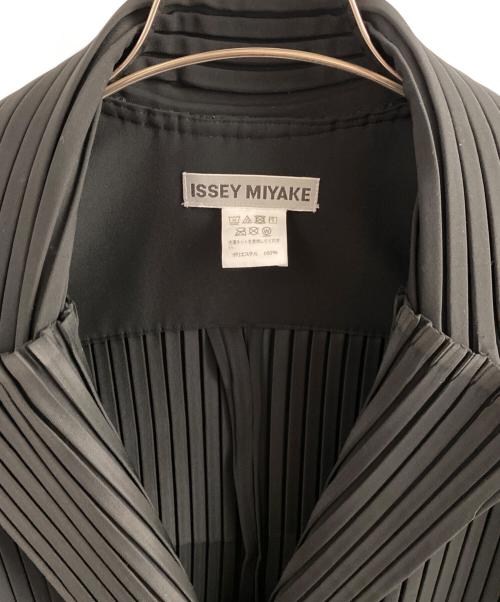 ISSEY MIYAKE（イッセイミヤケ）ISSEY MIYAKE (イッセイミヤケ) プリーツジャケット ブラック サイズ:2の古着・服飾アイテム