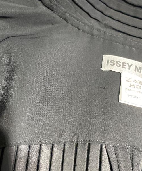 ISSEY MIYAKE（イッセイミヤケ）ISSEY MIYAKE (イッセイミヤケ) プリーツジャケット ブラック サイズ:2の古着・服飾アイテム