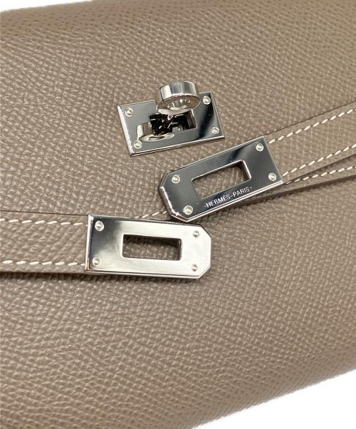 HERMES（エルメス）HERMES (エルメス) ケリーウォレット/シルバー金具/ヴォーエプソン/エトゥープ/C刻印 エトゥープ サイズ:ロングの古着・服飾アイテム