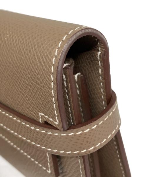 HERMES（エルメス）HERMES (エルメス) ケリーウォレット/シルバー金具/ヴォーエプソン/エトゥープ/C刻印 エトゥープ サイズ:ロングの古着・服飾アイテム
