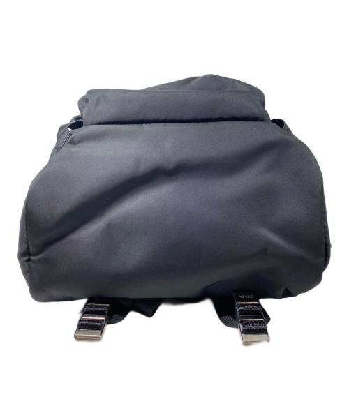 PRADA（プラダ）PRADA (プラダ) 三角ロゴプレート ナイロンリュック ブラックの古着・服飾アイテム