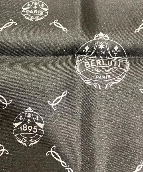 Berluti（ベルルッティ）Berluti (ベルルッティ) Wフェイス総柄シルクスカーフ ブルーの古着・服飾アイテム