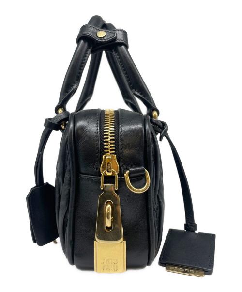 MIU MIU（ミュウミュウ）MIU MIU (ミュウミュウ) アルカディマテラッセ スモール ブラック サイズ:スモールの古着・服飾アイテム