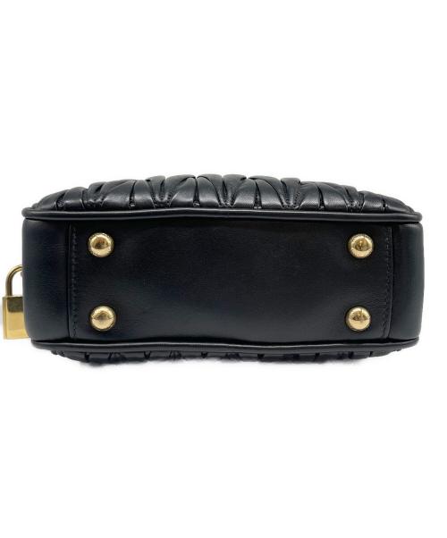 MIU MIU（ミュウミュウ）MIU MIU (ミュウミュウ) アルカディマテラッセ スモール ブラック サイズ:スモールの古着・服飾アイテム