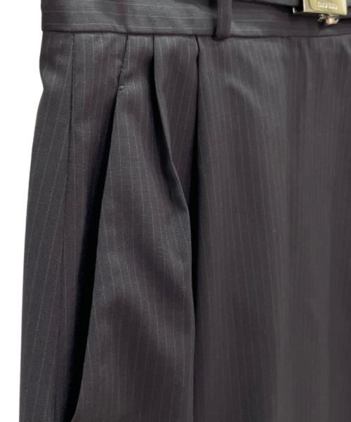 MIU MIU（ミュウミュウ）MIU MIU (ミュウミュウ) ロゴデザイン ベルト付きスカート ネイビー サイズ:38の古着・服飾アイテム