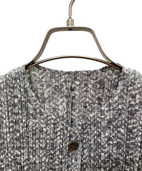 PLEATS PLEASE（プリーツプリーズ）PLEATS PLEASE (プリーツプリーズ) プリーツベスト グレー サイズ:3の古着・服飾アイテム