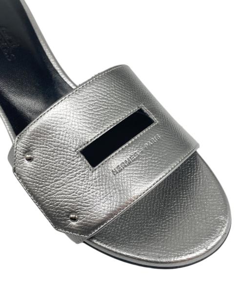 HERMES（エルメス）HERMES (エルメス) ヴェリーケリークラスプレザーサンダル シルバー サイズ:35 1/2の古着・服飾アイテム