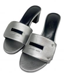 HERMES（エルメス）の古着「ヴェリーケリークラスプレザーサンダル」｜シルバー