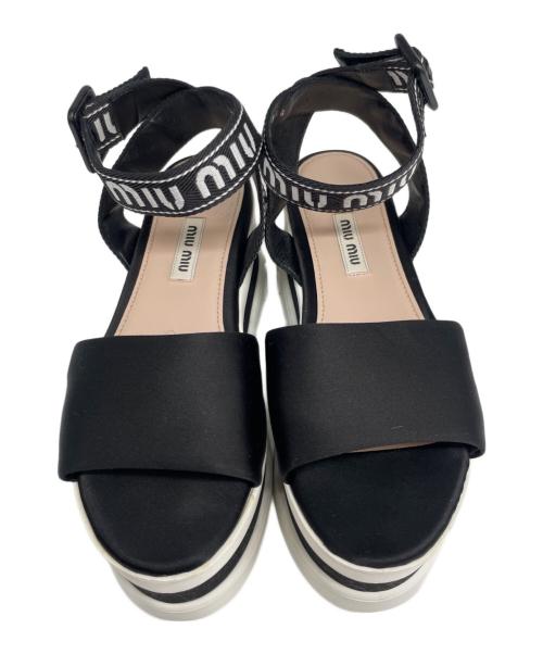 MIU MIU（ミュウミュウ）MIU MIU (ミュウミュウ) 厚底アンクルロゴストラップパンプス ブラック×ホワイト サイズ:35 1/2の古着・服飾アイテム