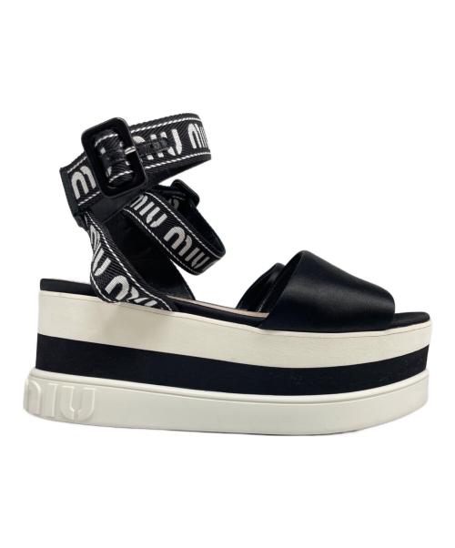MIU MIU（ミュウミュウ）MIU MIU (ミュウミュウ) 厚底アンクルロゴストラップパンプス ブラック×ホワイト サイズ:35 1/2の古着・服飾アイテム