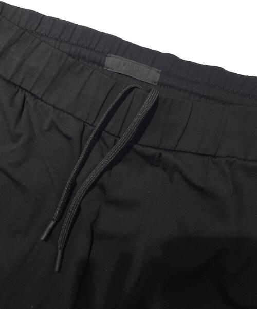 PRADA（プラダ）PRADA (プラダ) トライアングルロゴ サイドラインイージー パンツ ブラック サイズ:Ｌの古着・服飾アイテム