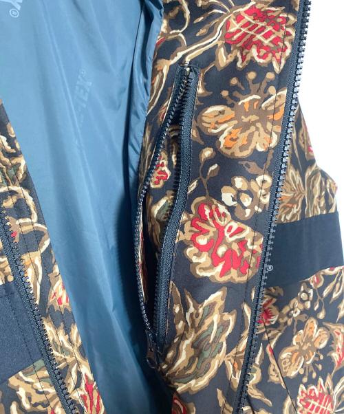 SUPREME（シュプリーム）SUPREME (シュプリーム) GORE-TEX Court Jacket ベージュ×ブラック サイズ:XLの古着・服飾アイテム