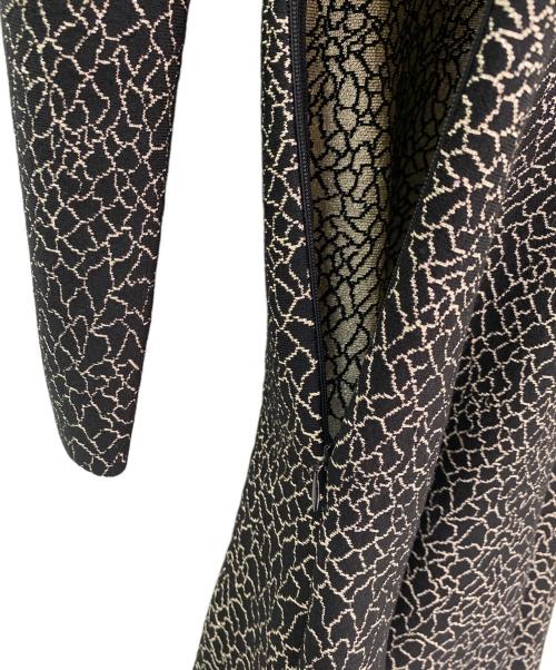 ALAIA（アライア）ALAIA (アライア) スクエアネックワンピース ブラック×ゴールド サイズ:40の古着・服飾アイテム