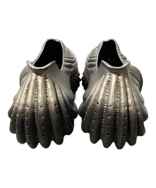 ALIVEFORM（アライブフォーム）ALIVEFORM (アライブフォーム) ARMIS LOW+ NICKEL GRADIENT シルバー サイズ:43の古着・服飾アイテム