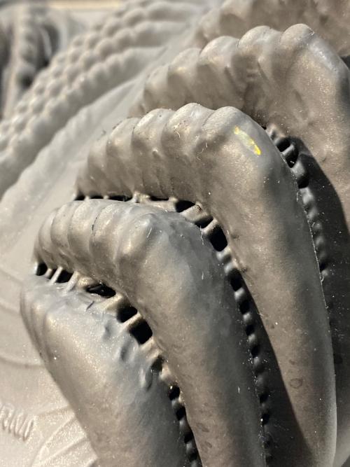 ALIVEFORM（アライブフォーム）ALIVEFORM (アライブフォーム) ARMIS LOW+ NICKEL GRADIENT シルバー サイズ:43の古着・服飾アイテム