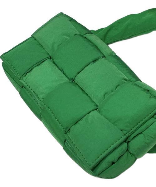 BOTTEGA VENETA（ボッテガベネタ）BOTTEGA VENETA (ボッテガベネタ) パデッド カセット バッグ グリーンの古着・服飾アイテム