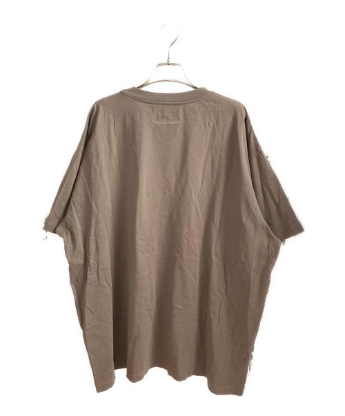 MM6 Maison Margiela（エムエムシックスメゾンマルジェラ）MM6 Maison Margiela (エムエムシックスメゾンマルジェラ) キャットナンバー半袖カットソー ブラウン サイズ:XLの古着・服飾アイテム