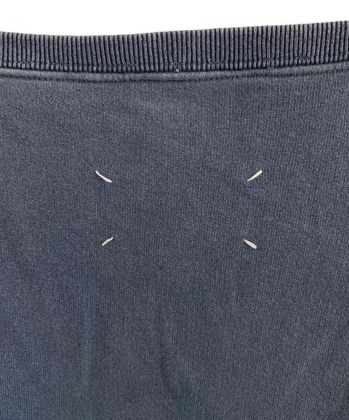 Maison Margiela（メゾンマルジェラ）Maison Margiela (メゾンマルジェラ) オーバーサイズ オーバーダイ ロゴ スウェット ブルー サイズ:Lの古着・服飾アイテム