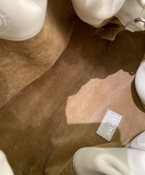 LOEWE（ロエベ）LOEWE (ロエベ) フラメンコパース アイボリー サイズ:ミディアムの古着・服飾アイテム