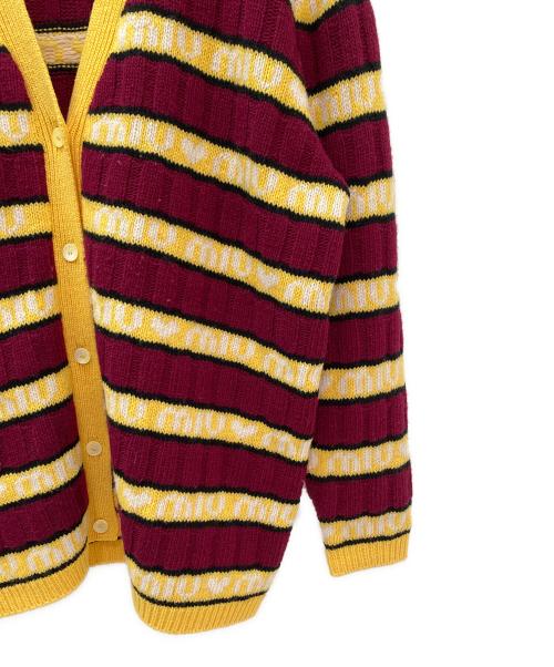 MIU MIU（ミュウミュウ）MIU MIU (ミュウミュウ) ロゴ ボーダー カーディガン ボルドー×イエロー サイズ:40の古着・服飾アイテム