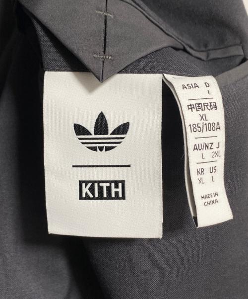 adidas（アディダス）adidas (アディダス) KITH (キス) Football Suit Jacket グレー サイズ:XLの古着・服飾アイテム