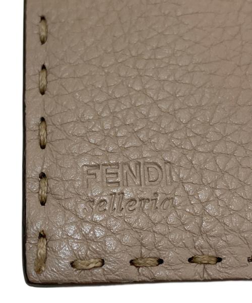 FENDI（フェンディ）FENDI (フェンディ) セレリアコンパクトウォレット エトゥープの古着・服飾アイテム