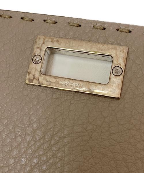 FENDI（フェンディ）FENDI (フェンディ) セレリアコンパクトウォレット エトゥープの古着・服飾アイテム