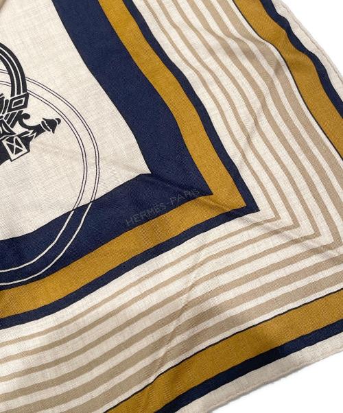 HERMES（エルメス）HERMES (エルメス) 三角ストール/トライアングルジェアン ベージュの古着・服飾アイテム