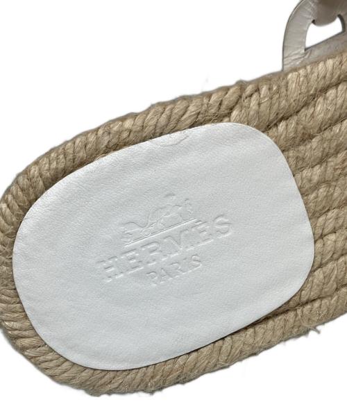 HERMES（エルメス）HERMES (エルメス) アンコーヌ サンダル ベージュ×ホワイト サイズ:35の古着・服飾アイテム