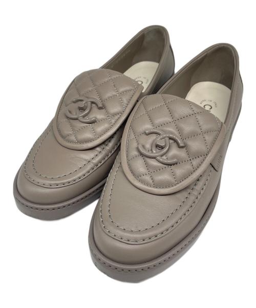 CHANEL（シャネル）CHANEL (シャネル) ココマーク マトラッセ ローファー グレー サイズ:38Cの古着・服飾アイテム