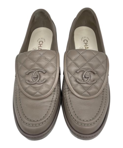 CHANEL（シャネル）CHANEL (シャネル) ココマーク マトラッセ ローファー グレー サイズ:38Cの古着・服飾アイテム