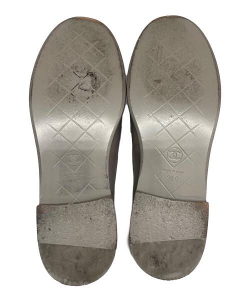 CHANEL（シャネル）CHANEL (シャネル) ココマーク マトラッセ ローファー グレー サイズ:38Cの古着・服飾アイテム