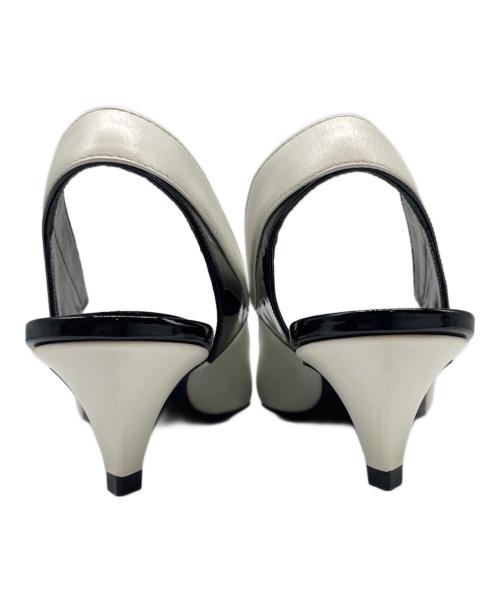 CELINE（セリーヌ）CELINE (セリーヌ) バックストラップ ポインテッドトゥ パンプス ホワイト サイズ:36の古着・服飾アイテム