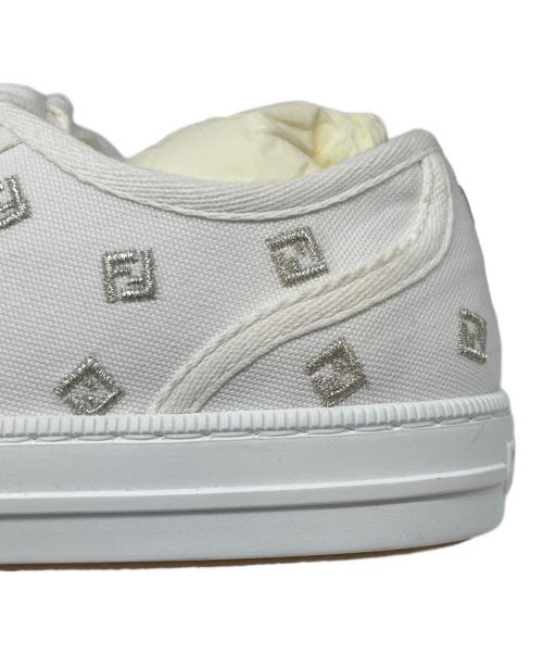 FENDI（フェンディ）FENDI (フェンディ) ドミノ FF総柄 キャンパス スニーカー ホワイト サイズ:7 未使用品の古着・服飾アイテム
