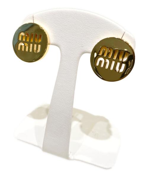 MIU MIU（ミュウミュウ）MIU MIU (ミュウミュウ) ロゴピアス ゴールドの古着・服飾アイテム